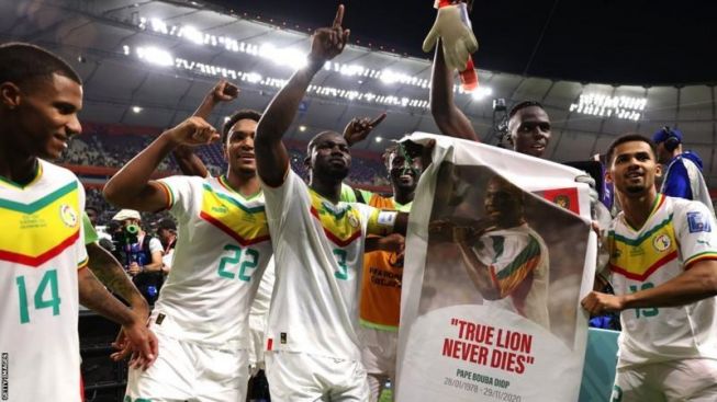 Timnas Senegal Dedikasikan Kemenangannya untuk Mendiang Papa Bouba Diop