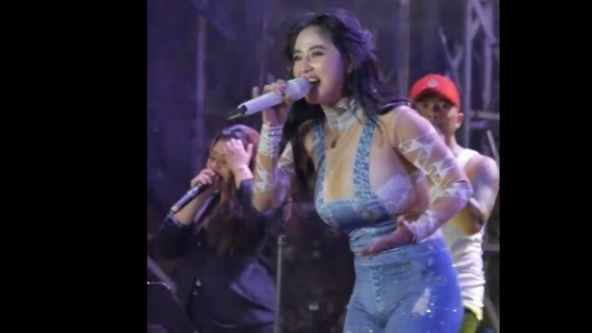 Dewi Perssik [TikTok]