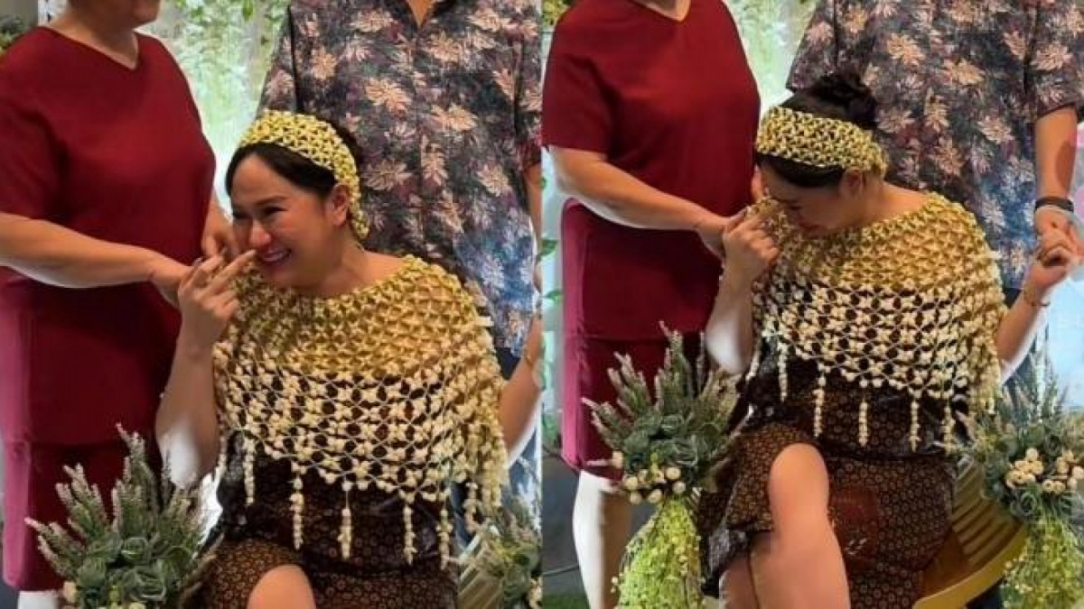 Janggal, cara duduk Denise Chariesta diomongin [TikTok/@denise.chariesta]