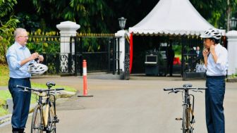 Diplomasi Gowes Sepeda Bambu Jokowi dan PM Australia di Istana Bogor