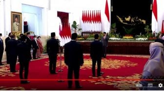 Jokowi Lantik 2 Menteri dan 3 Wakil Menteri