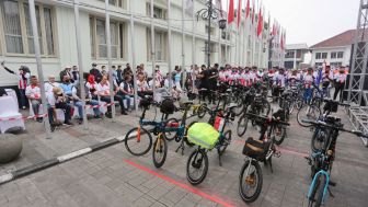 500 Pesepeda Napak Tilas Jejak Sukarno di Bandung