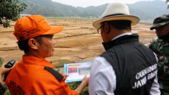 Gubernur Ridwan Kamil Pastikan Penanganan Banjir Bogor Berjalan Optimal