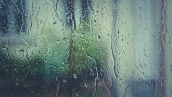 Hujan Petir Disertai Angin Kencang Masih Berpotensi Turun di Jabar