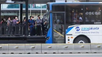 Dugaan Pelecehan Seksual di Transjakarta Terciduk Kamera