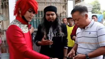 Gus Samsudin vs Pesulap Merah Semakin Panas, Dilaporkan ke Polisi