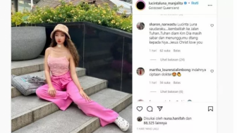 Lucinta Luna Berpose Seksi di atas Tangga, Dibilang Barbie