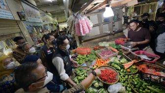 Cek Harga ke Pasar Tradisional, Gubernur Ridwan Kamil Sebut Secara Umum Harga Masih Normal