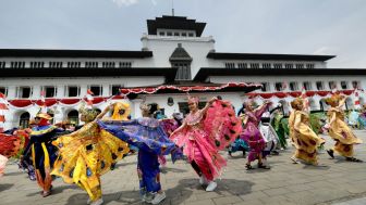 Warisan Budaya Tak Benda Indonesia, Tari Merak dari Bandung