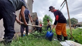 Hari Pertama Padat Karya di Bandung Diikuti 40 Warga Kurang Mampu