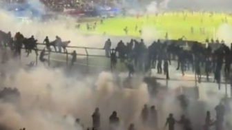 Bertentangan Dengan Aturan FIFA, Fakta Tentang Gas Air Mata di Stadion Kanjuruhan