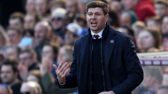 Tim Dipermalukan Fulham 0-3, Steven Gerrard Dipecat Aston Villa