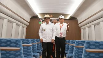 Dua Presiden Saksikan Uji Coba Kereta Cepat Jakarta - Bandung