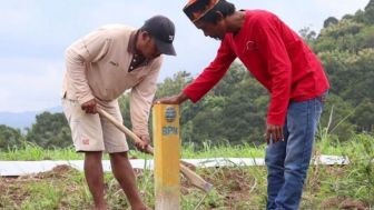 ATR/BPN Pasang 1 Juta Patok Batas Tanah Warga