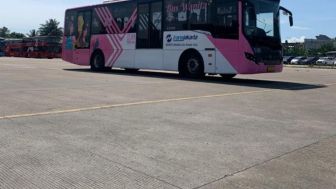 Layanan Bus Pink TransJakarta Diperluas