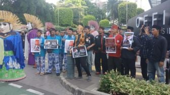 Laskar Betawi Geruduk PT AMI karena Dugaan Serobot Tambang dan Kriminalisasi Helmut Hermawan