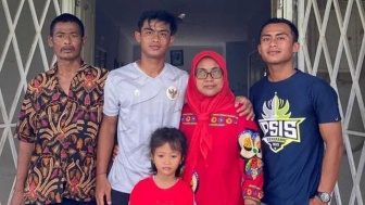 5 Fakta Keluarga Pratama Arhan, Ayahnya Hanya Seorang Petani dan Ibunya Pedagang Sayur