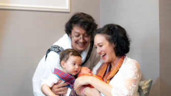 Dikaruniai Anak Kedua, Nadine Chandrawinata Beri Nama Unik untuk Putrinya