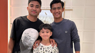 Asnawi Mangkualam dan Pratama Arhan Ditantang Rafathar Tanding Sepak Bola, Berani?