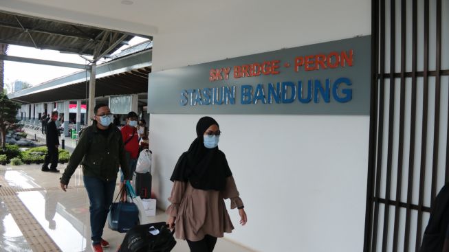 PT KA Bandung Tetap Berlakukan Prokes Pandemi untuk Penumpang