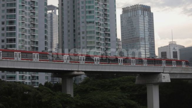 Jokowi Janji Berikan Subsidi Bagi Penumpang LRT Jabodebek