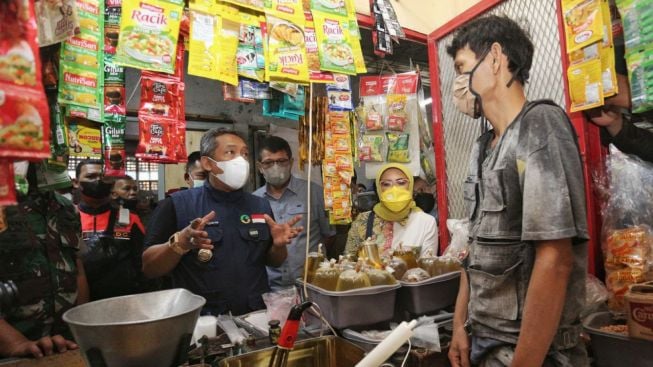 Sebab Harga Minyak Goreng Curah di Bandung Belum Sesuai HET