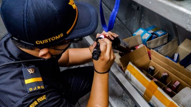 Bersiap! Detergen, Ban Karet dan BBM, Plastik, Minuman Berpemanis Bakal Kena Cukai