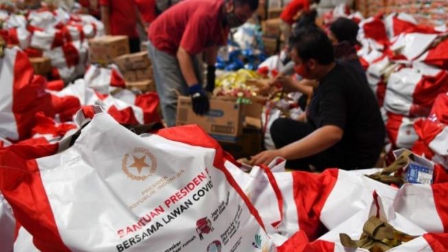 Mendagri Perintahkan Pemda Perbanyak Berikan Bansos di Ramadan