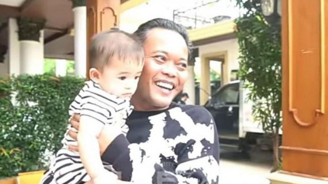 Saat Adzam Pulang ke Rumah Sule