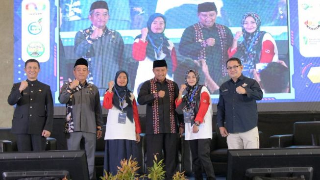 Wagub Uu Wajibkan Kader Posyandu Tasikmalaya Paham Dunia Digital