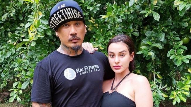 12 Artis Punya Haters Hiperaktif