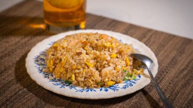 Sedang Diet? Coba Cicip Nasi Goreng Beras Merah