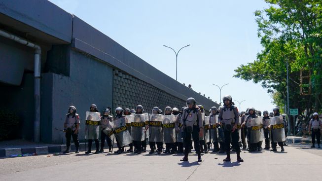 Apa Itu Gas Air Mata? Efek Jika Terpapar dan Cara Mengatasinya