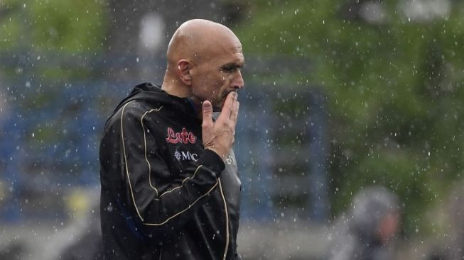 Napoli Permalukan  Tuan Rumah Ajax Amsterdam