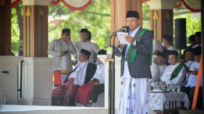 Penting Santri Jaga NKRI, Wagub Ulum Mengingatkan Perannya