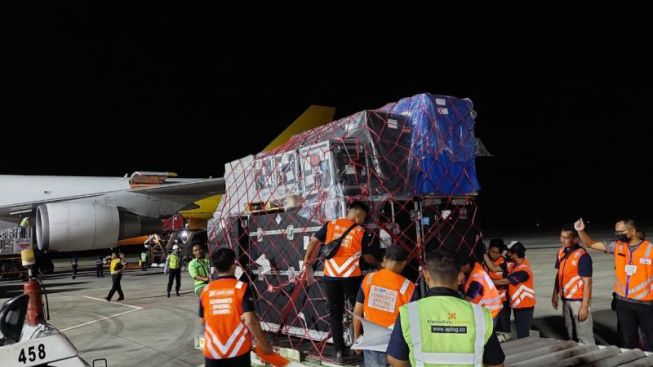 97,8 Ton Logistik World Superbike tiba di Bandara Lombok