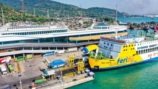 Pemudik Diminta Beli Tiket H-1 Sebelum Naik Kapal Feri