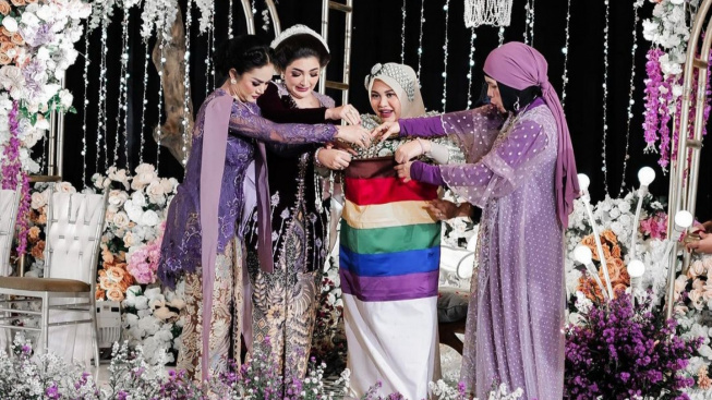 Beda Cinta Ibu Tiri dan Kandung? Dandanan Ashanty dan Krisdayanti di Acara Mitoni Aurel Hermansyah Jadi Sorotan