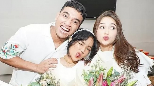 Adu Mulut dengan Fadly Faisal Sebelum ke Korea, Muka Polos Fuji Tanpa Makeup Bikin Salfok