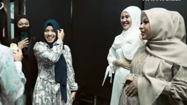 Dipuji Cantik, Reaksi Aaliyah Massaid Ditanya Kapan Pakai Hijab Tuai Pujian