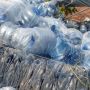 Warga Bali Protes Proyek Plastik Beracun dari Produsen AMDK