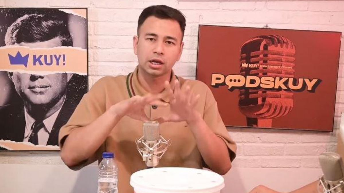 Foto Raffi Ahmad, artis pria berinisial 'R' yang diterpa isu selingkuh di tahun 2022. [Suara.com]