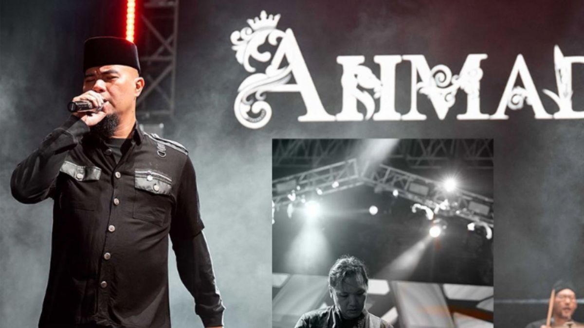 Foto Ahmad Dhani bersama bandnya konser di panggung Lake Stage, Synchronize Fest 2022. [Instagram/@ahmaddhaniofficial]