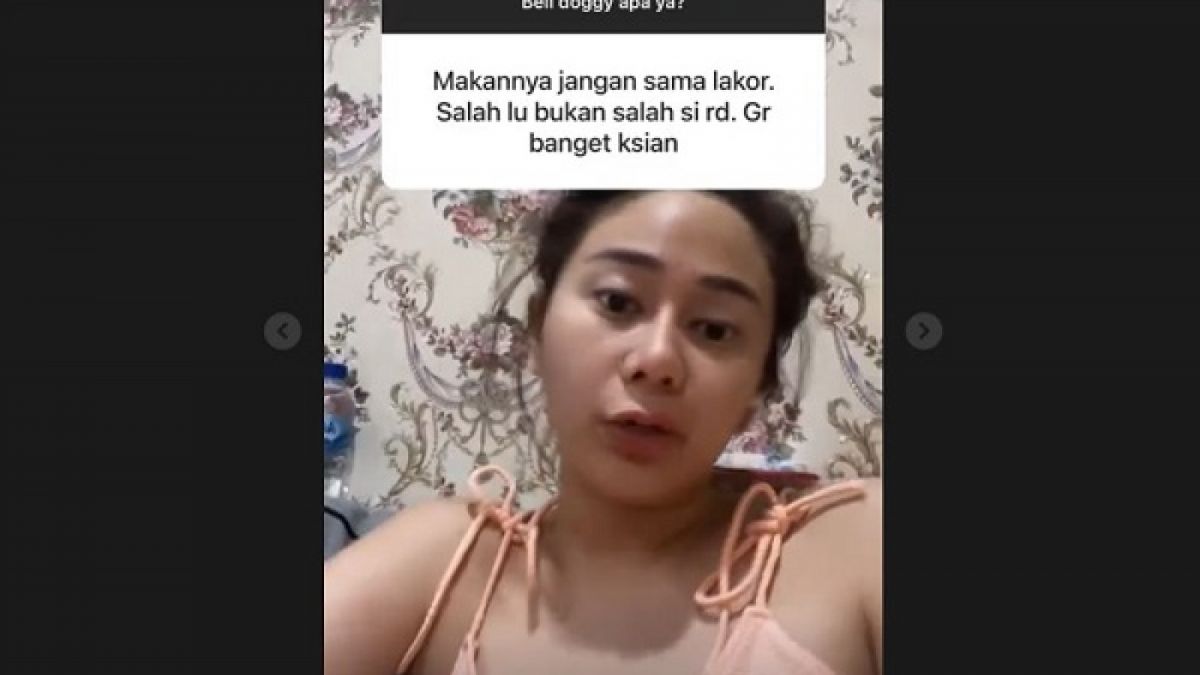 Denise Chariesta jika RD memiliki fantasi seks yang cukup liar dan menjelajah. [instagram.com/denisechariesta91]