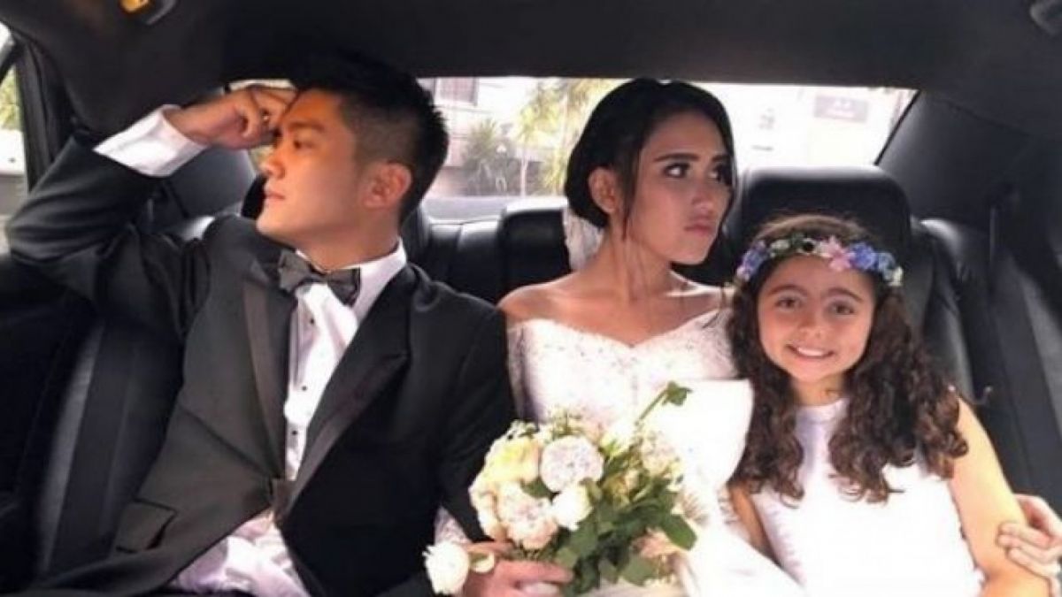 Foto pose pernikahan Ayu Ting Ting dan Boy William. [suara.com/isntagram boywiliam17]