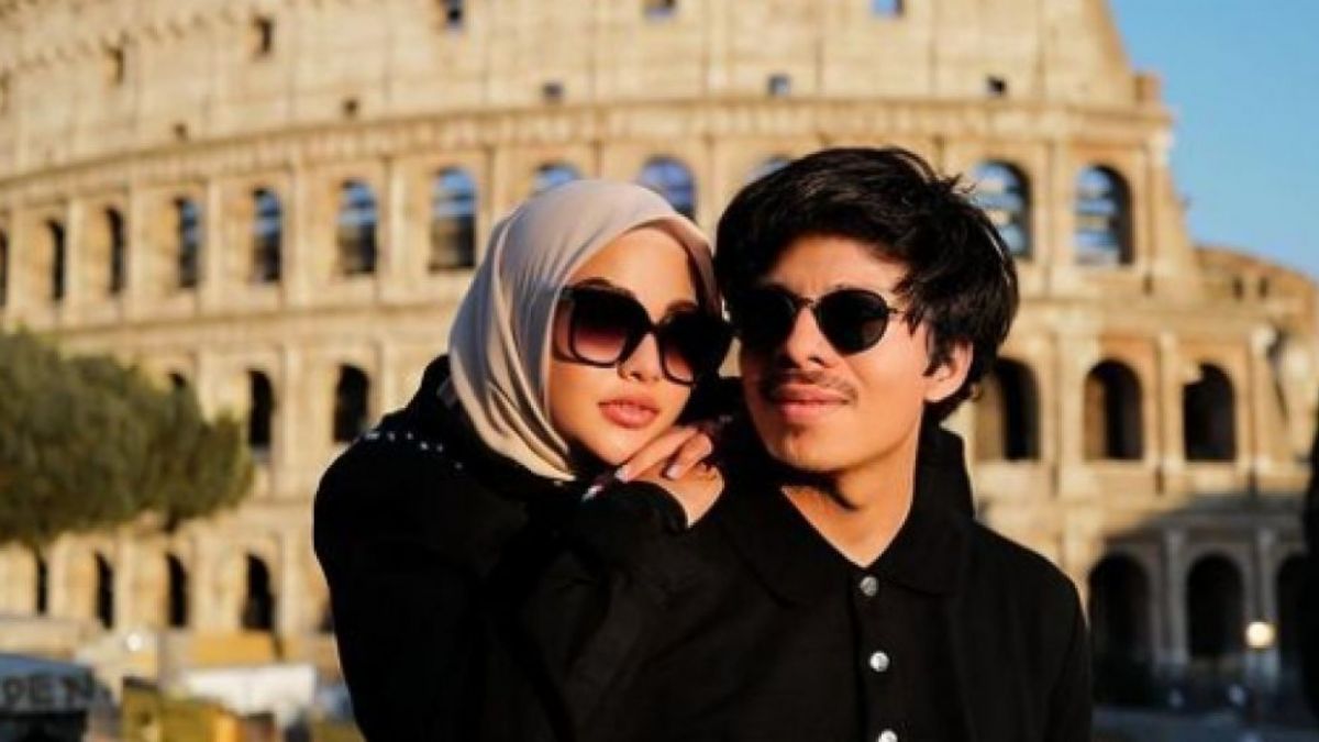 Atta Halilintar dan Aurel Hermansyah. (Instagram/aurelie.hermansyah)