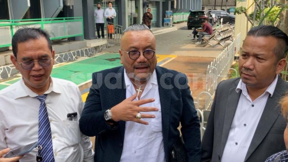 Pengacara Stevan, Togar Situmorang mengungkap fakta baru yang menyebutkan kerugian Jedar tak samapi Rp9,8 miliar [Adiyoga Priyambodo/Suara.com]