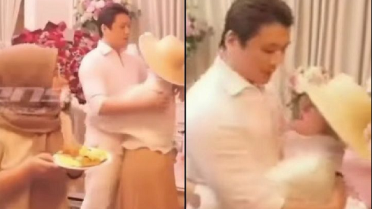 Momen Syahrini berusaha merayu Reino Barack agar menciumnya.