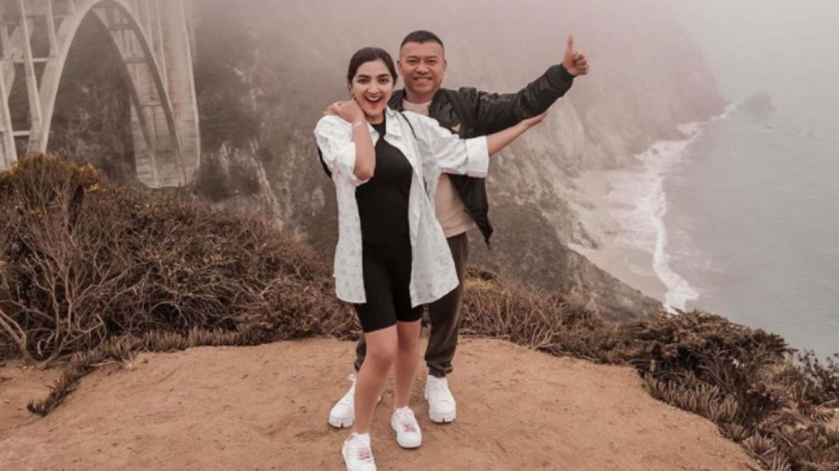 Foto kemesraan dan keromantisan pasangan suami istri Anang Hermansyah dan Ashanty. [Instagram/ashanty_ash]
