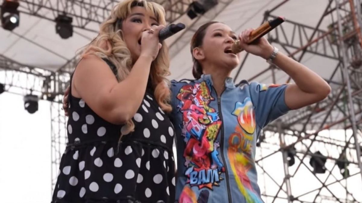 Momen Reuni Pinkan Mambo dan Maia Estianty [YouTube/MAIA ALELDUL TV]